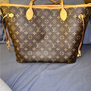 Louis Vuitton Neverfull Monogram MM Canvas Tote Bag